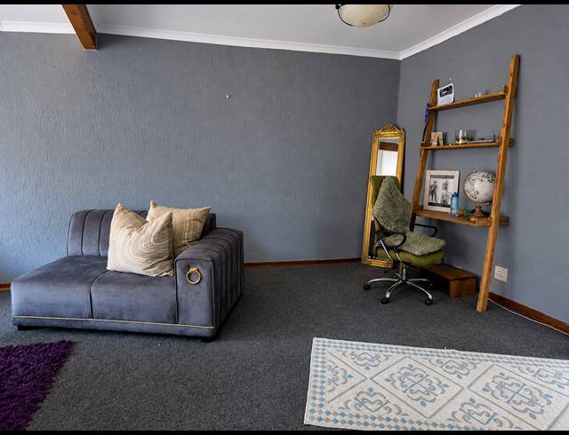 2 BEDROOM TOWNHOUSE FOR SALE IN THREE RIVERS